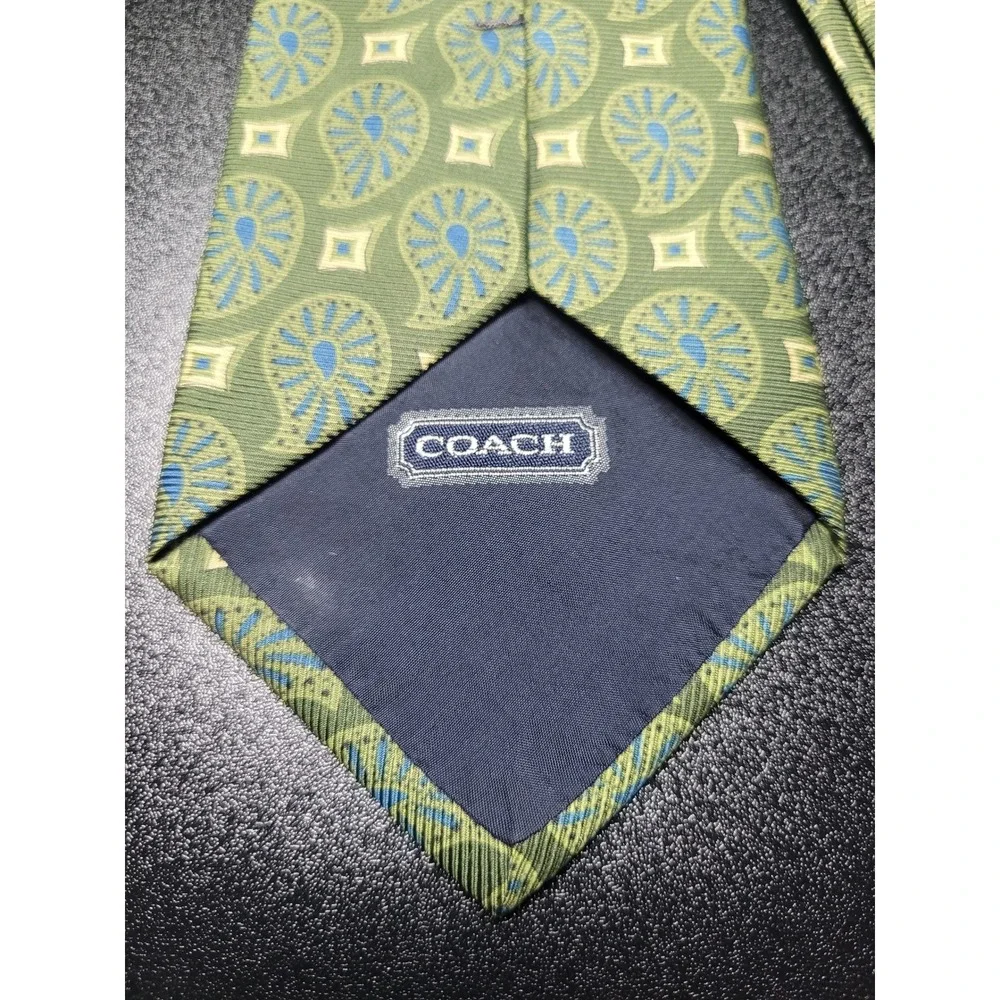 Coach Men's Necktie Green Paisley 100% Italian Silk 3.75